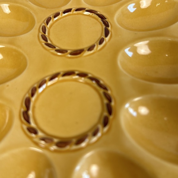 Vintage Egg Dish with Chicken Salt and Pepper Shakers - Picture 6 of 16